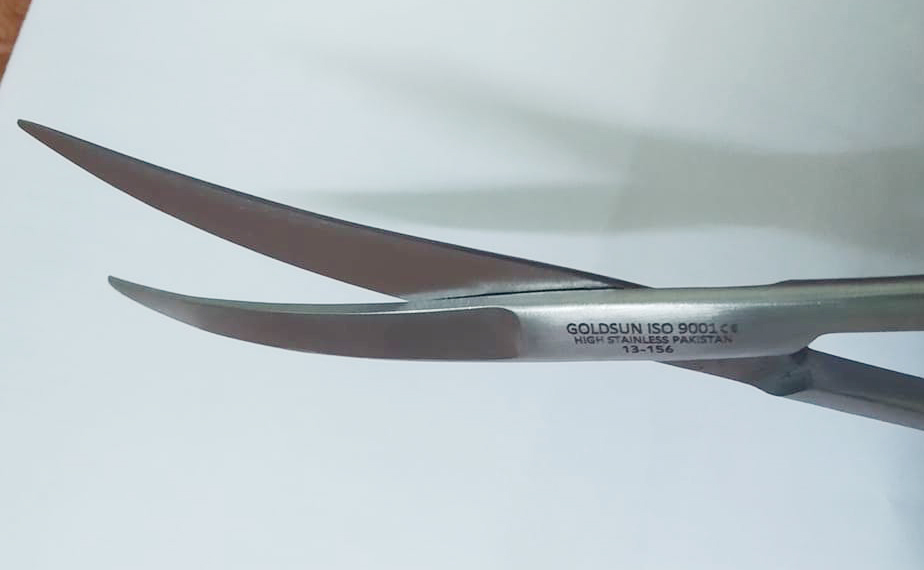 Kéo y tế cong nhọn Pakistan 16cm