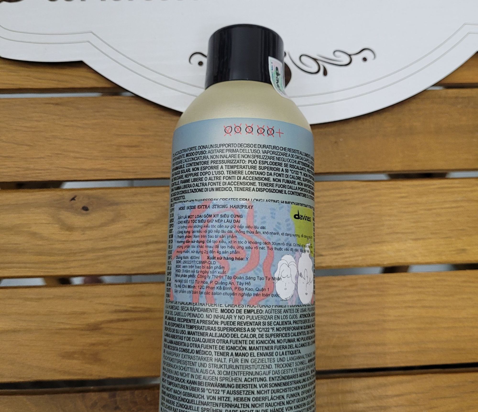 GÔM XỊT GIỮ NẾP TÓC DAVINES STRONG HAIRSPRAY 400ML