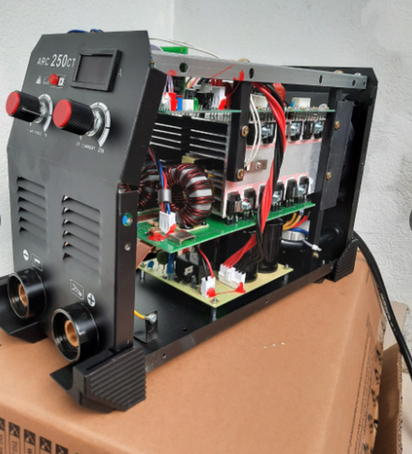 Máy Hàn Riland ARC 250 2 Núm Mosfet,Nhập Khẩu Siêu Khỏe