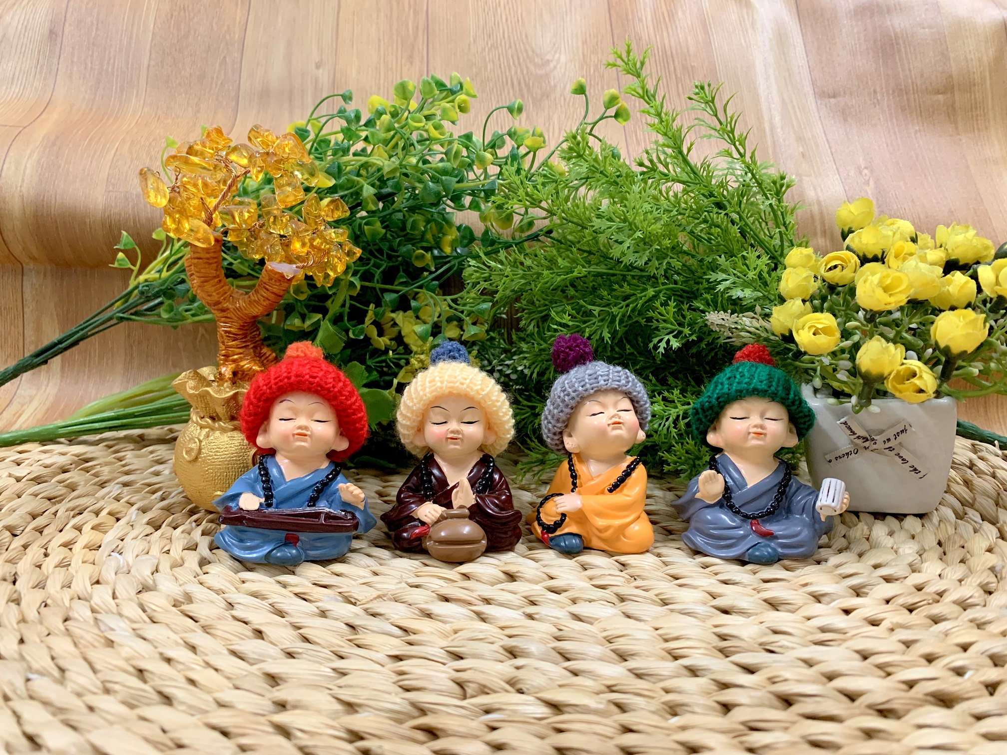 Bộ 4 tượng chú tiểu Cầm Kỳ đội nón len ( Hình Thật - Độc Quyền )