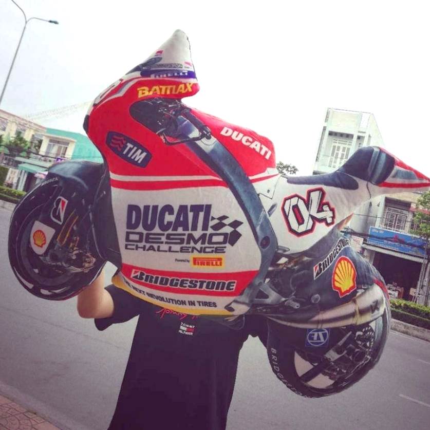 GẤU BÔNG HÌNH CHIẾC XE MÁY DUCATI CHO BÉ TRAI SIZE LỚN