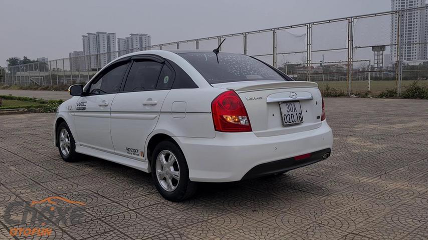 Đèn hậu Hyundai Verna 2010