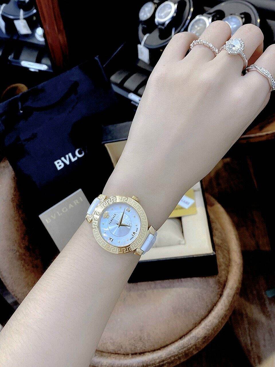 Đồng hồ thời trang nữ Versace