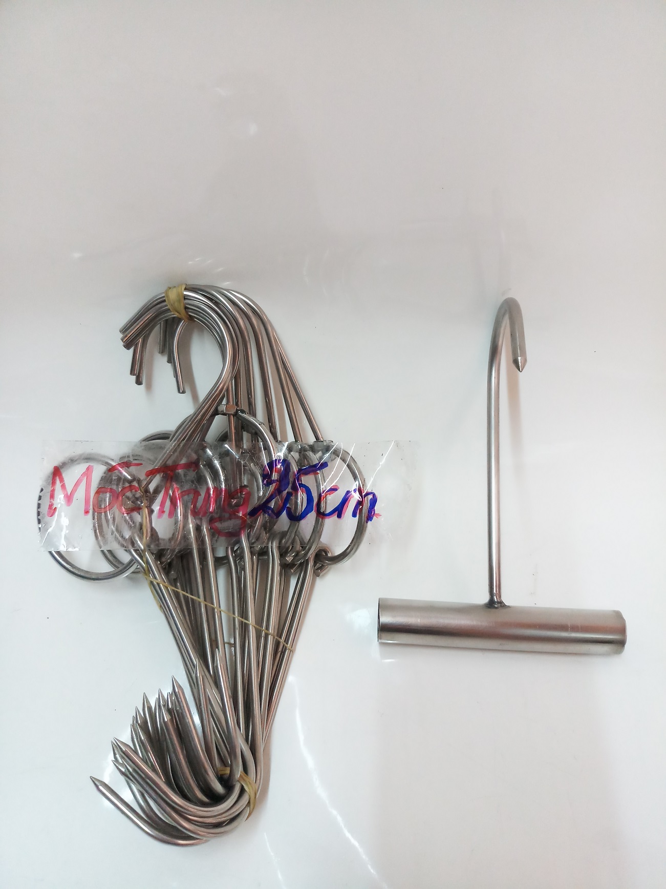 Combo 10 móc quay thịt inox 4ly trung dài 25cm+1 móc cán cầm inox.