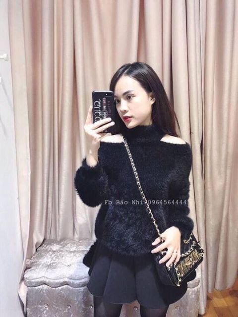 Áo len lông hở vai cổ lọ