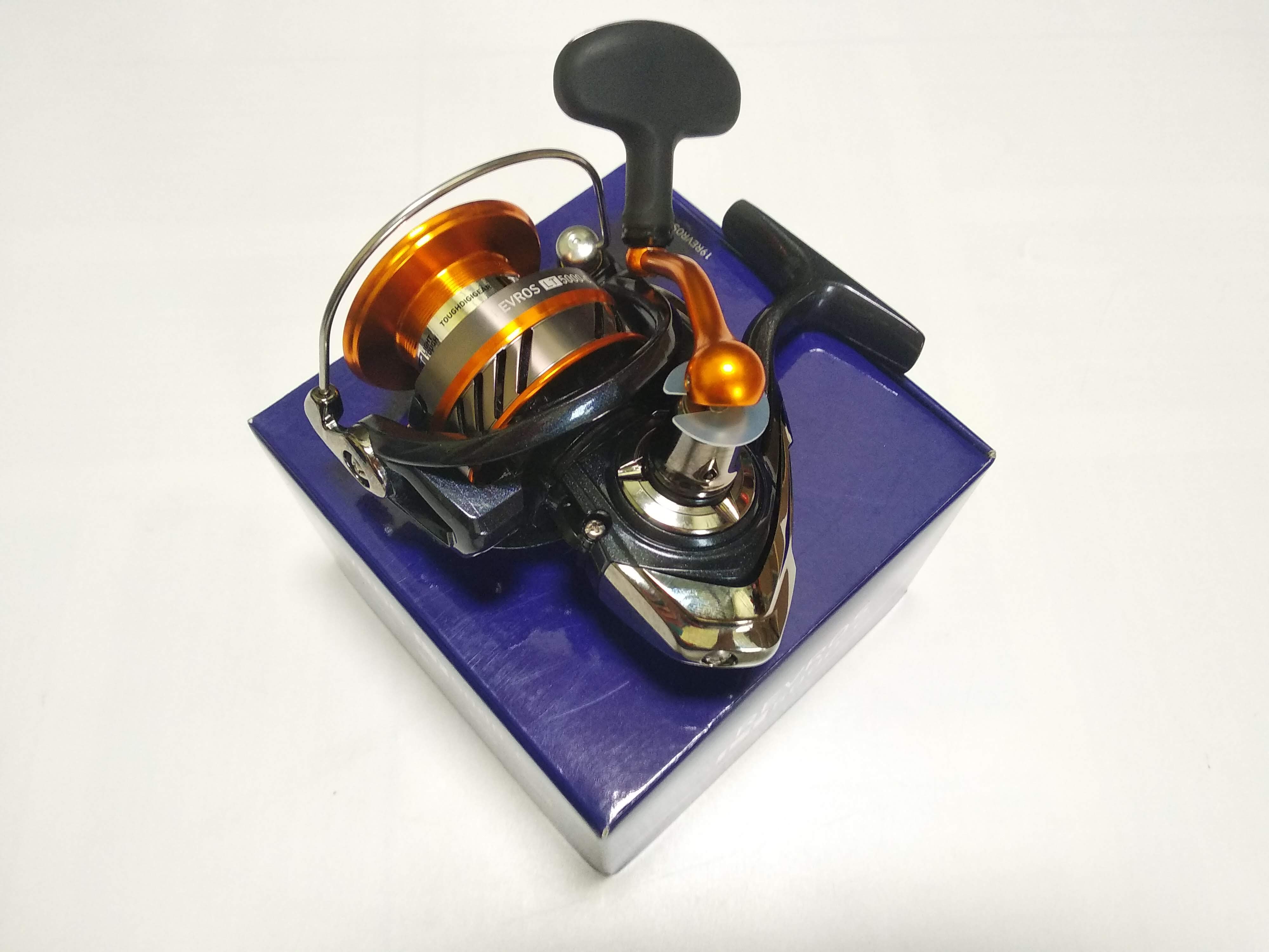 Máy câu cá Daiwa CrossFire LT5000-C
