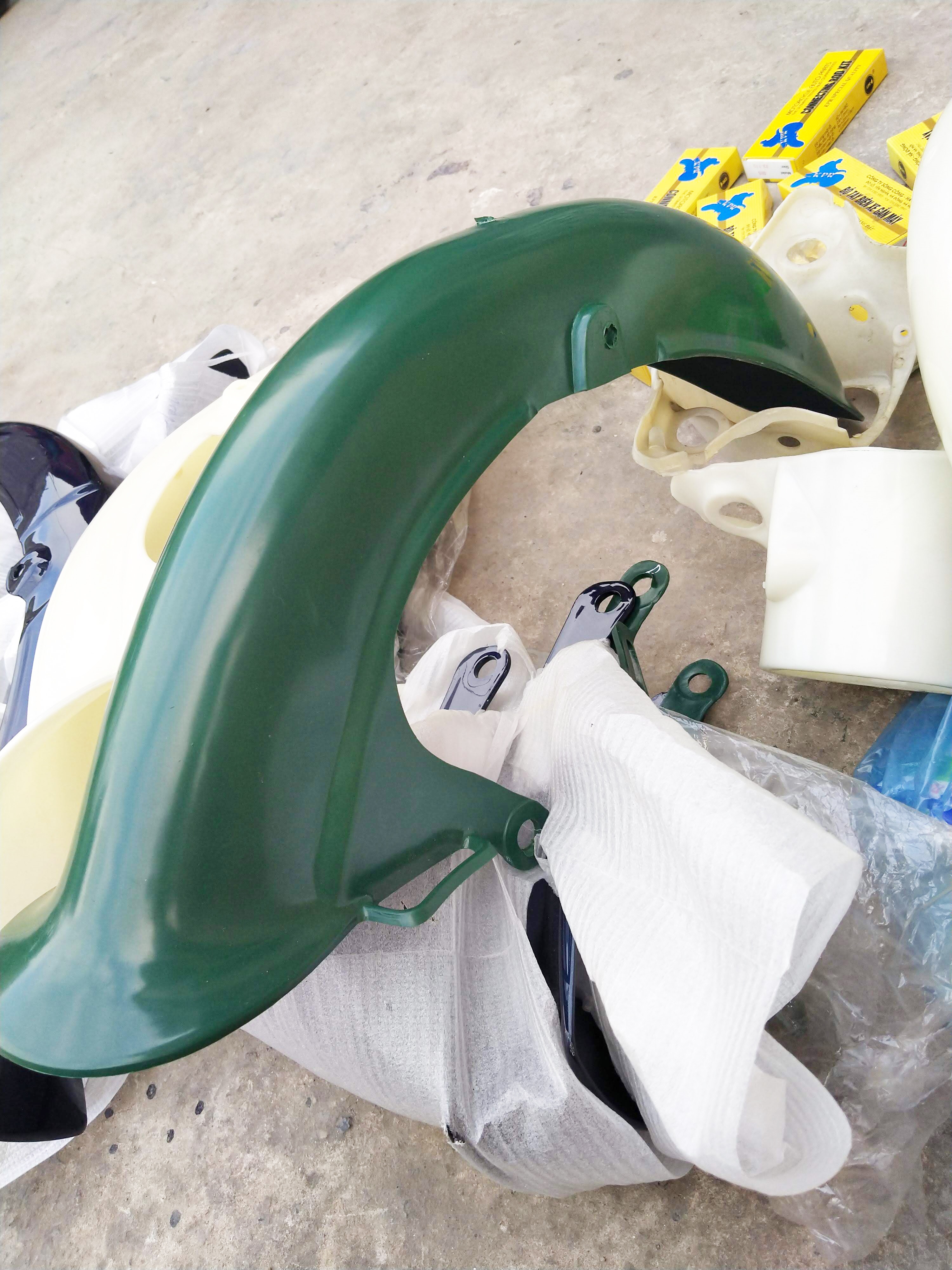 Chắn bùn trước honda cub 79 80 81 ( màu Xanh Dưa )