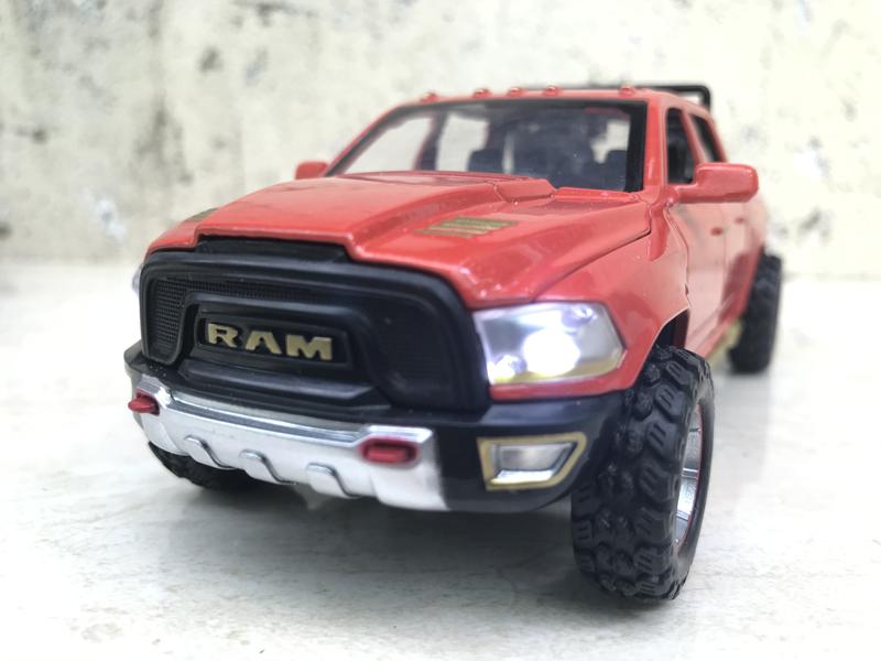 Mô hình xe PICKUP Dodge RAM 1500  - 1:32