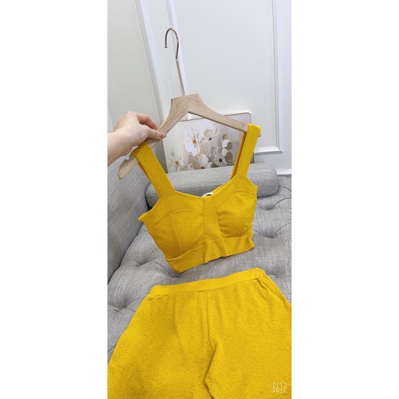 Bikini vàng zara hồ ngọc hà mặc