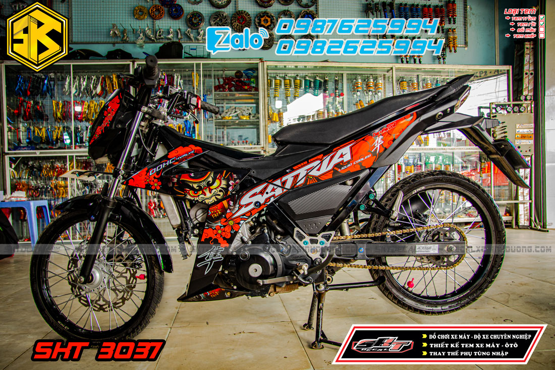 tem trùm xe satria đỏ đen samurai