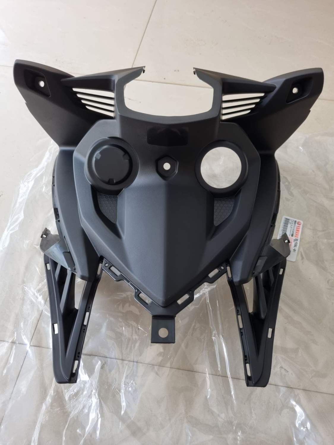 Ốp ổ khóa (Ốp bịt yếm) Exciter 150, hàng din Yamaha mới 100%