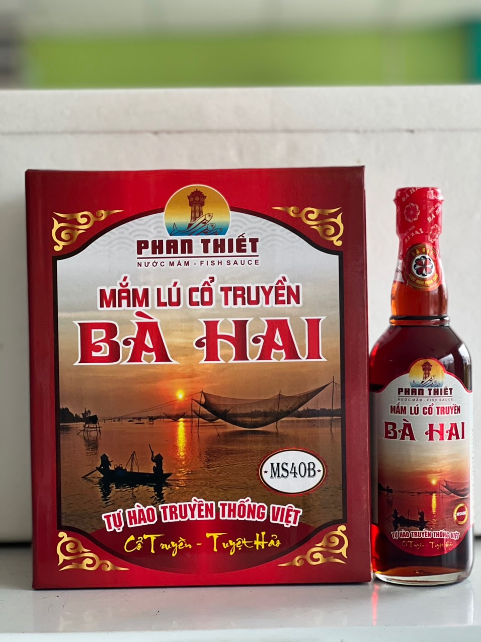 Nước Mắm Nhĩ Lú Cá Cơm Bà Hai Đặc Biệt MS40B ( 6 chai thủy tinh X 500ml )