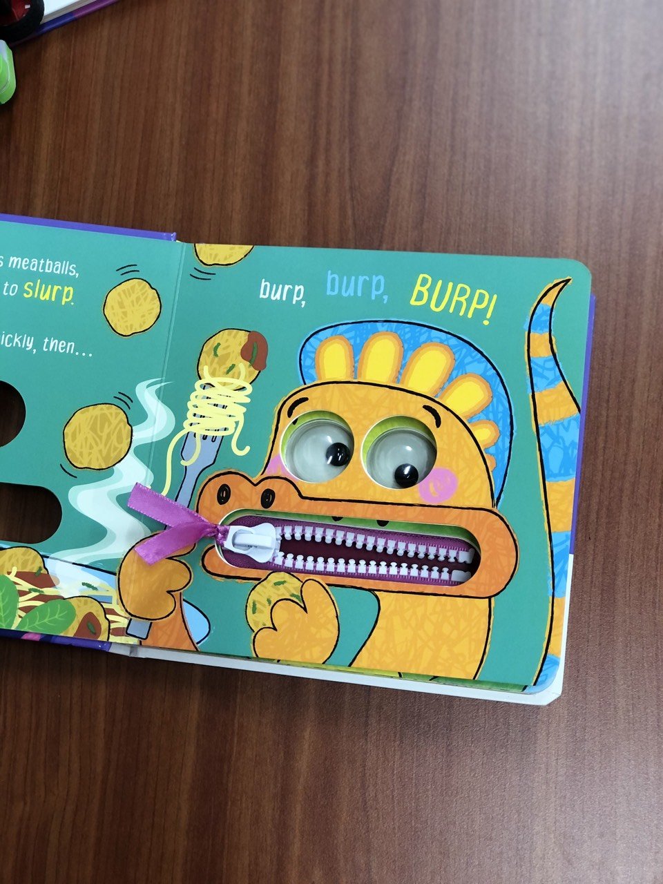 BOOKMEDI - Snackasaurus!