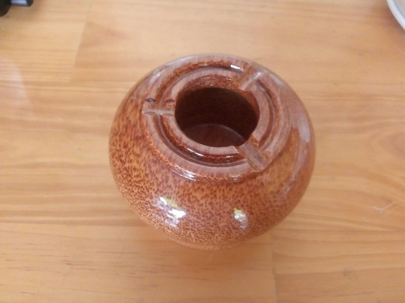 gạt tàn thuốc