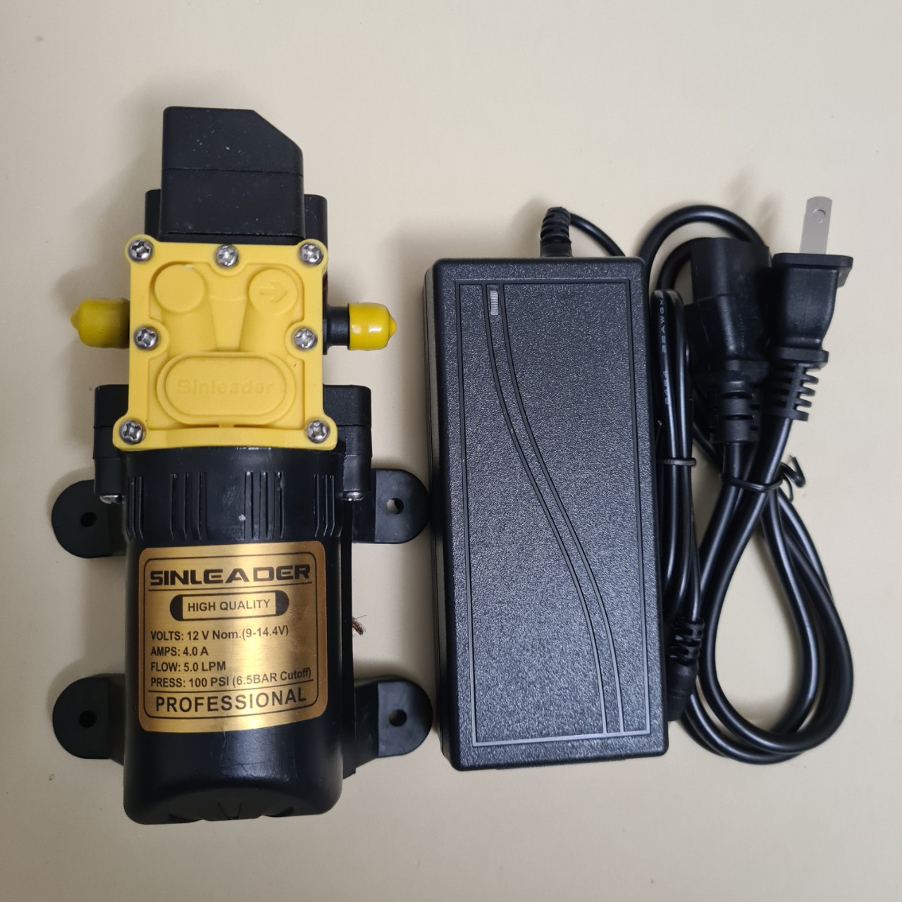 Máy bơm mini 12v - 5a kèm adapter