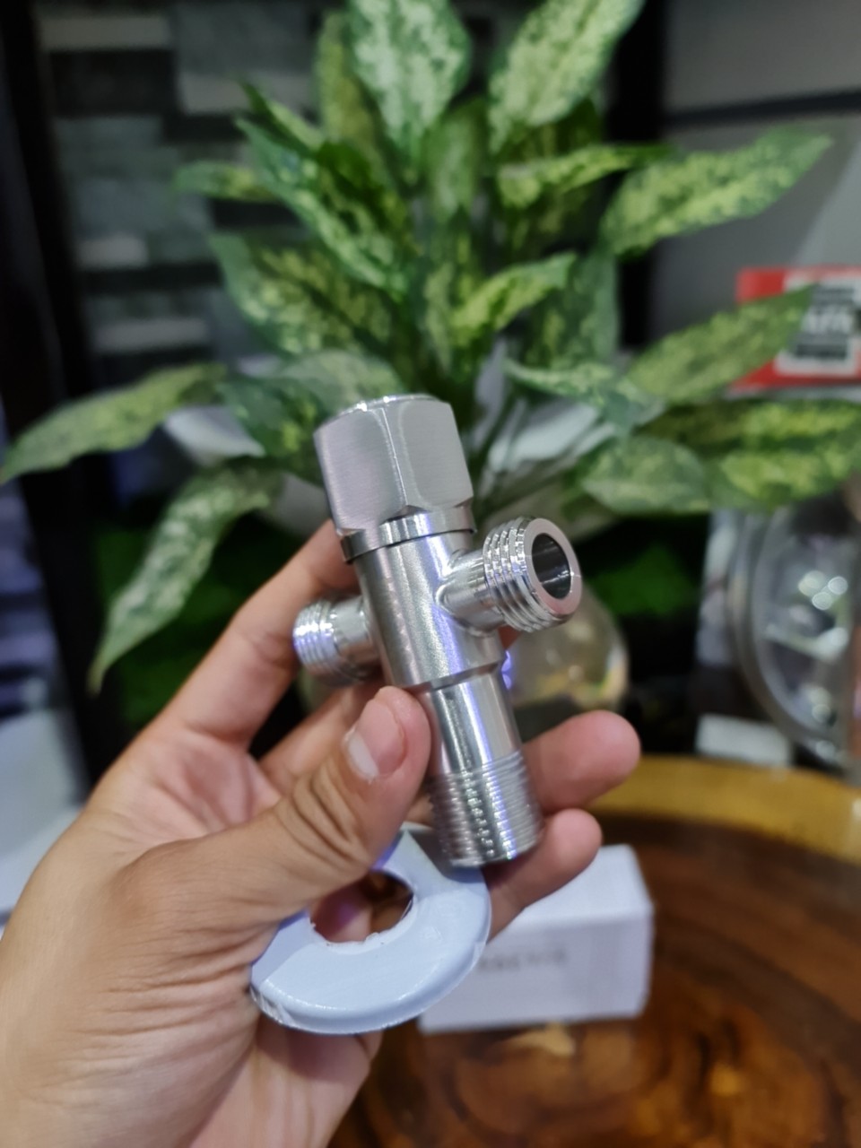 Van chia nước , van T khoá inox 304