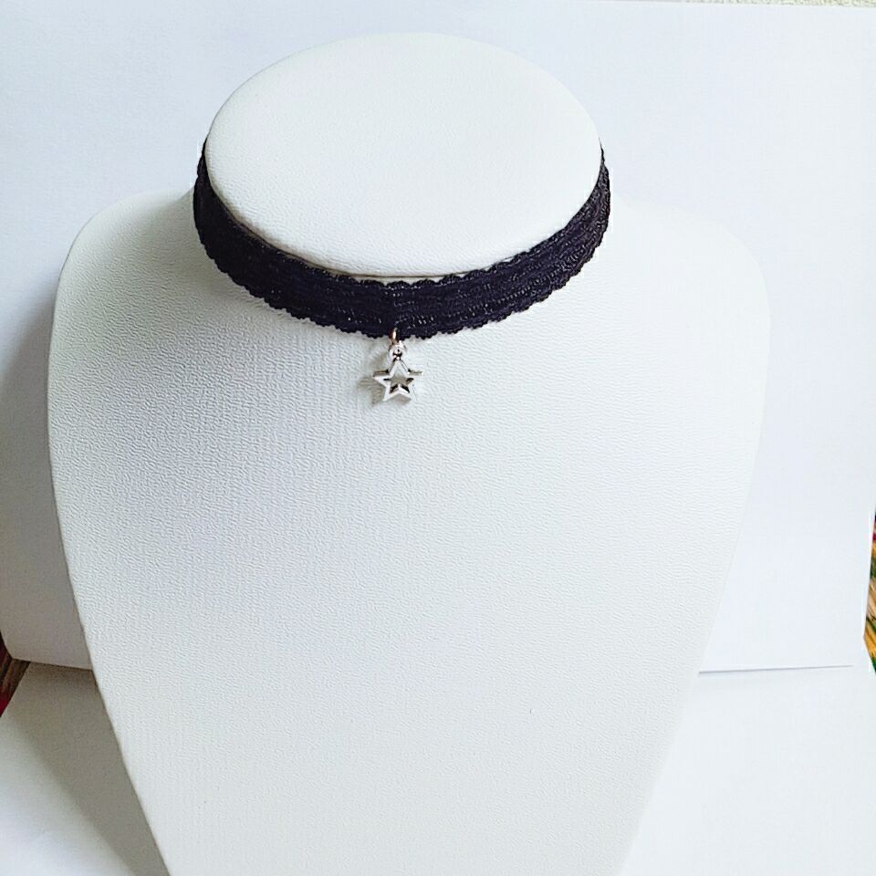 Vòng Chocker cổ ren kèm mặt hình ngôi sao (ảnh thật)