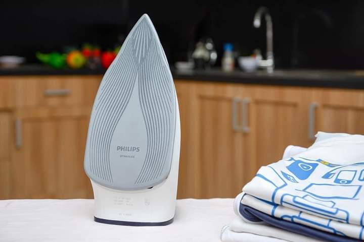 Bàn ủi khô Philips GC160 - Thiết kế tinh tế