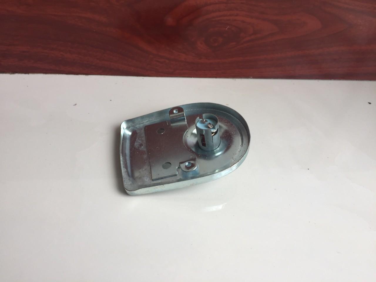 đế đèn hậu (đèn láy) cho CUB cánh én ,81,86