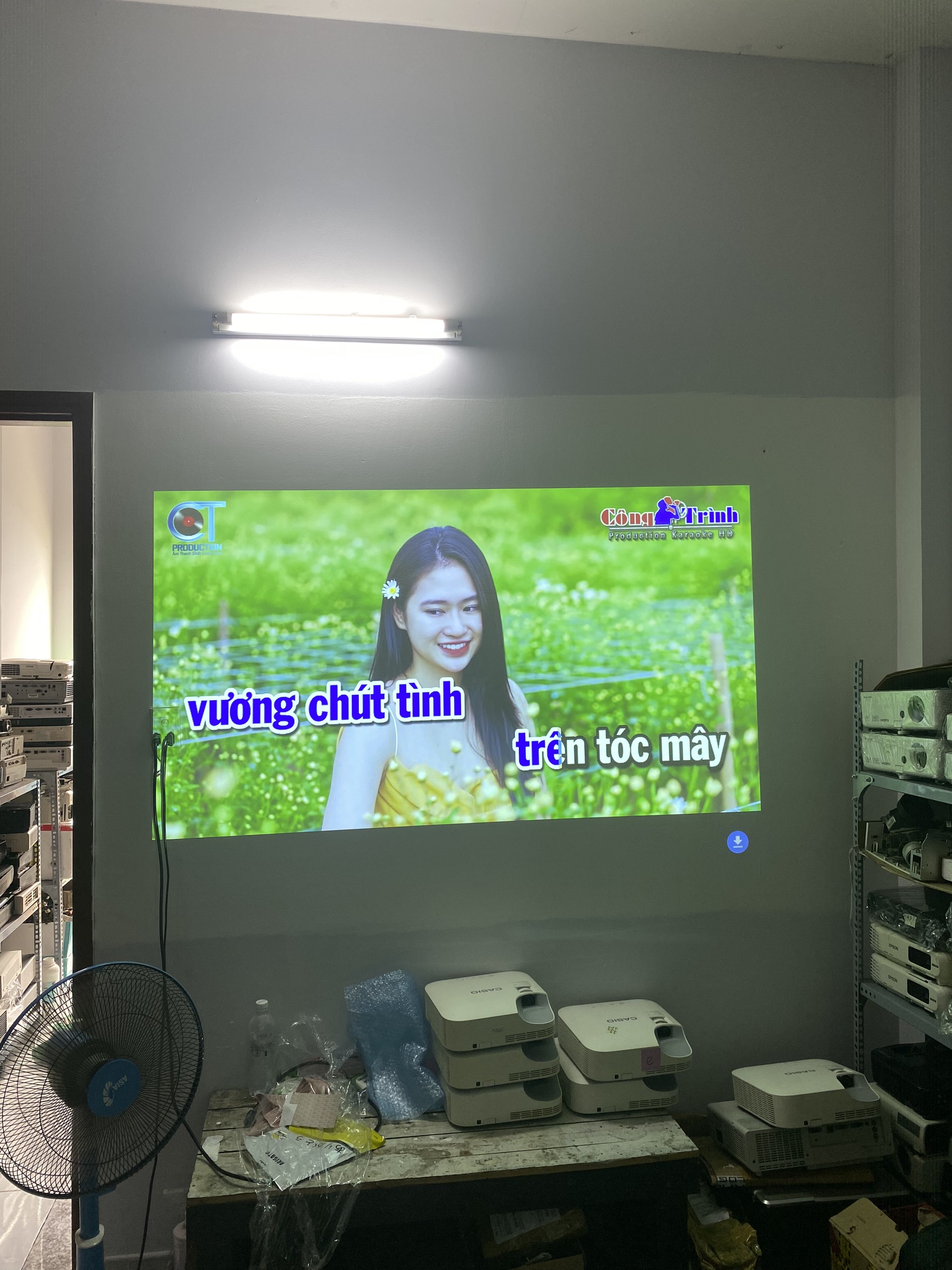 Máy chiếu LED Casio Nhật XJ-V1 bảo hành bóng đèn 3 năm