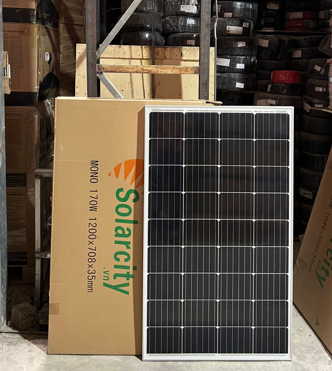 Pin năng lượng mặt trời mono 170w-18v Solarcity  kèm 1 cặp jack mc4 đơn (hàng chính hãng, bảo hành 12 năm)