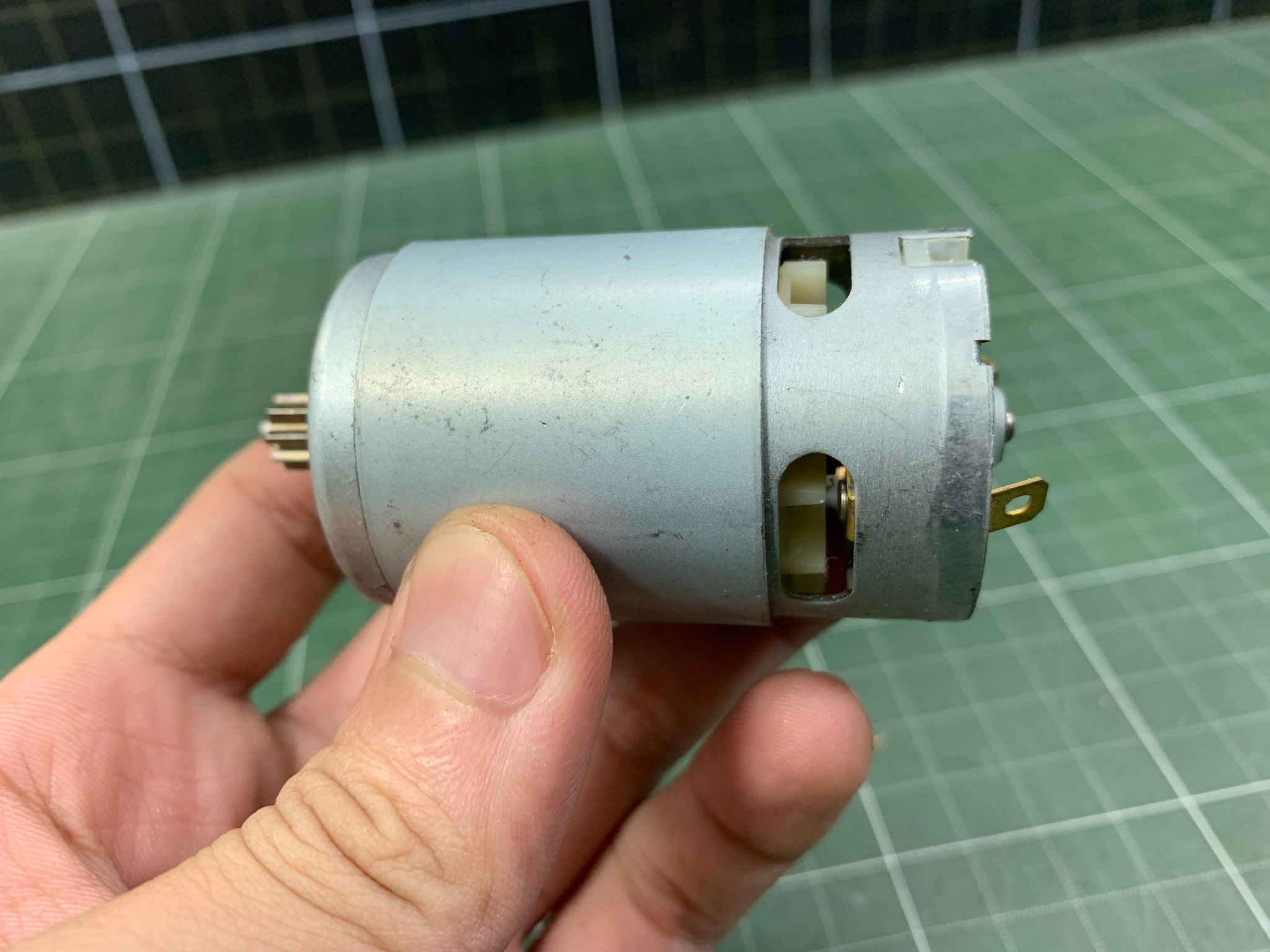 mô tơ 550 - 21v dành cho khoan pin