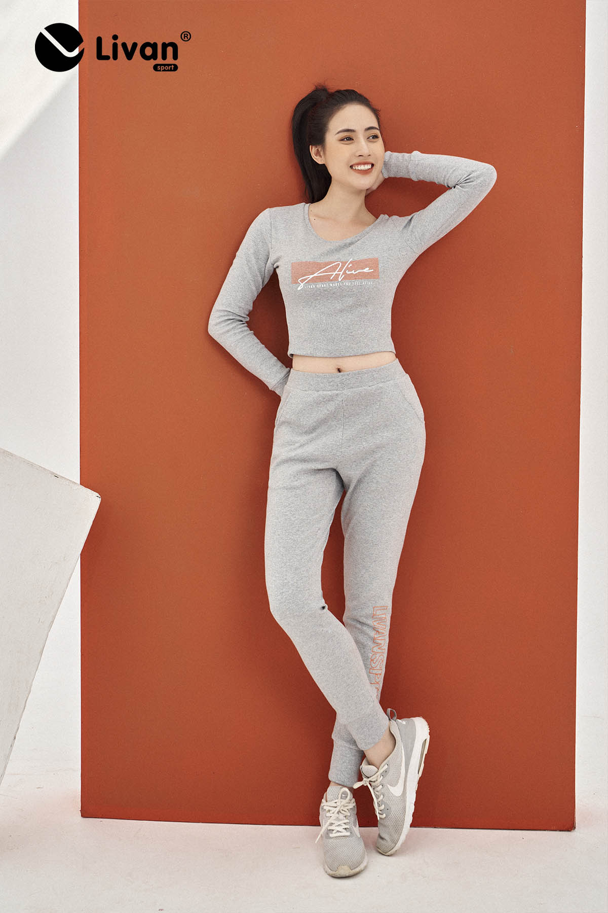Áo Croptop Dài Tay Len Tăm Livan Sport