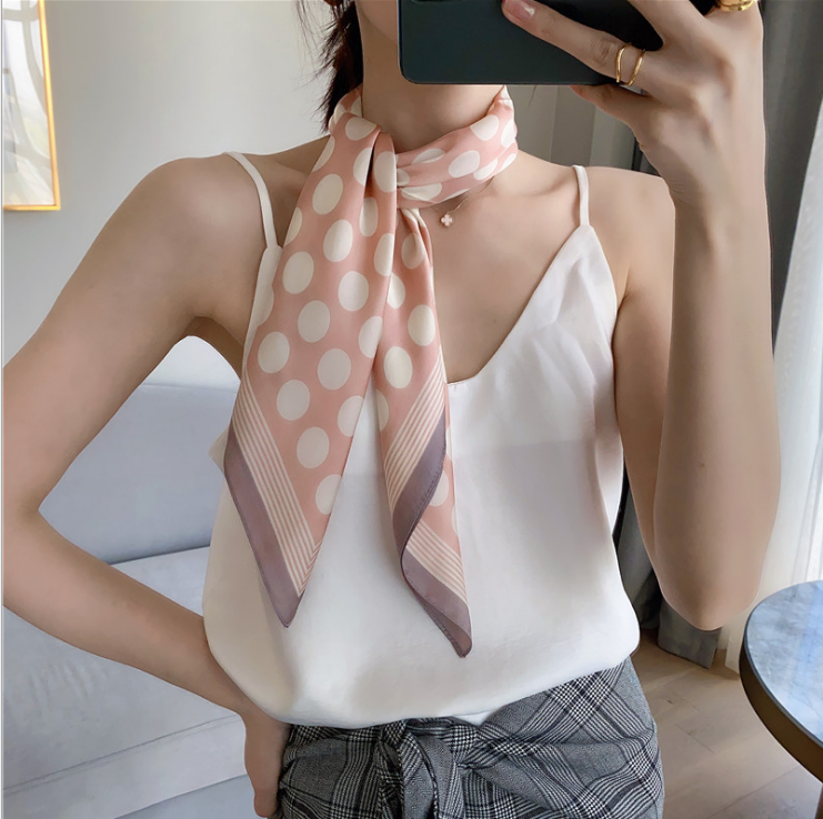 Khăn Lụa Vuông 70cm Quàng Cổ Quấn Tóc Làm Áo Yếm Lụa- Chấm Bi