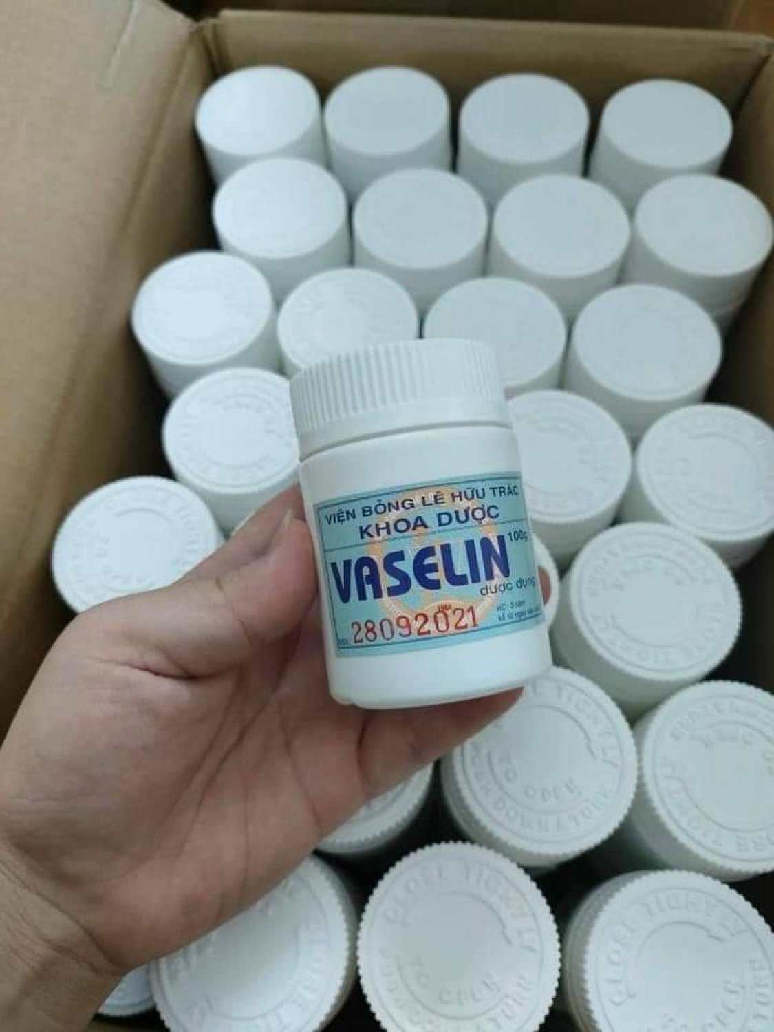 Kem nẻ Vaseline 100g Viện Bỏng - KNE