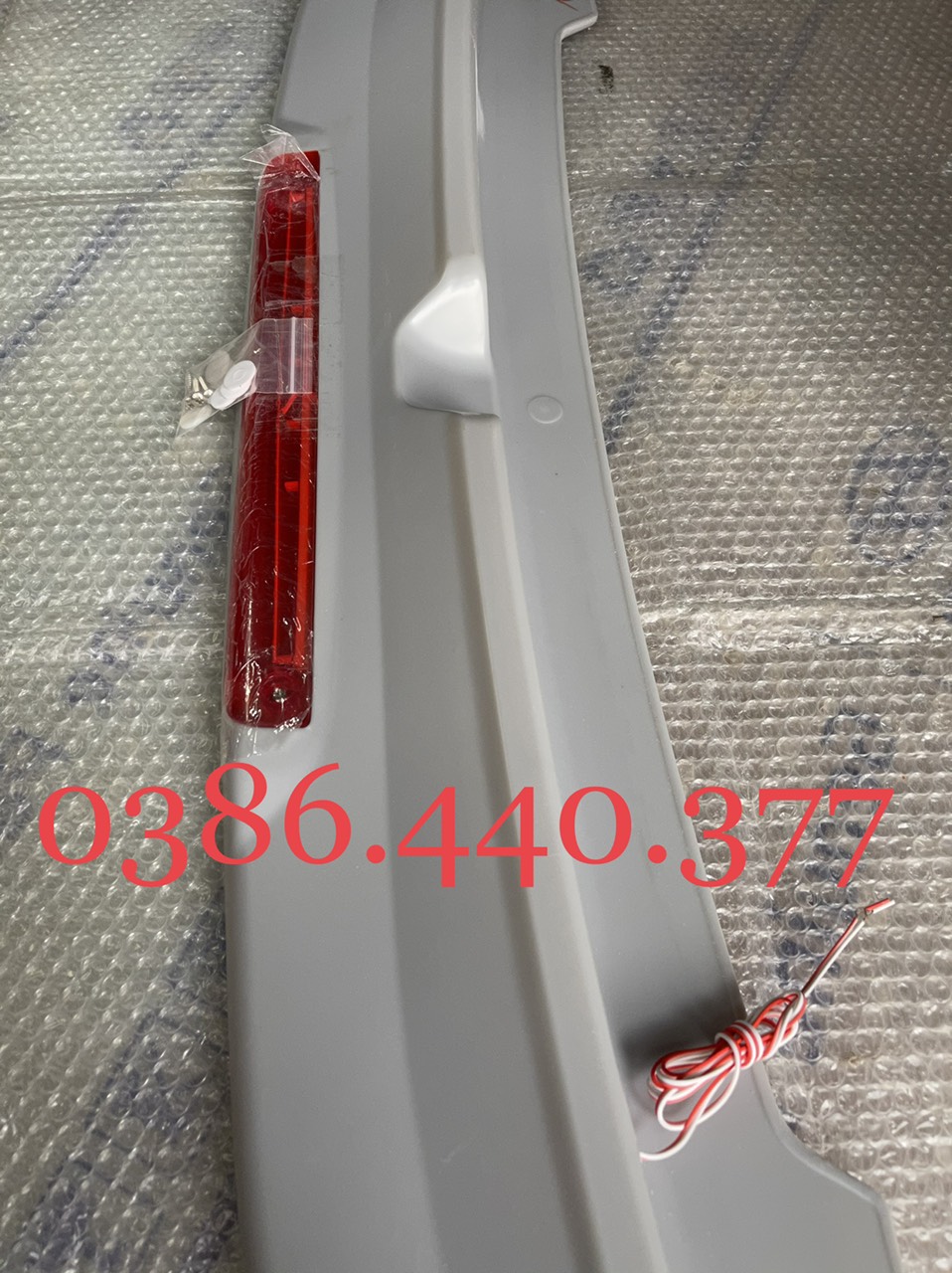 Đuôi gió Innova 05-16 (Có Đèn) OEM