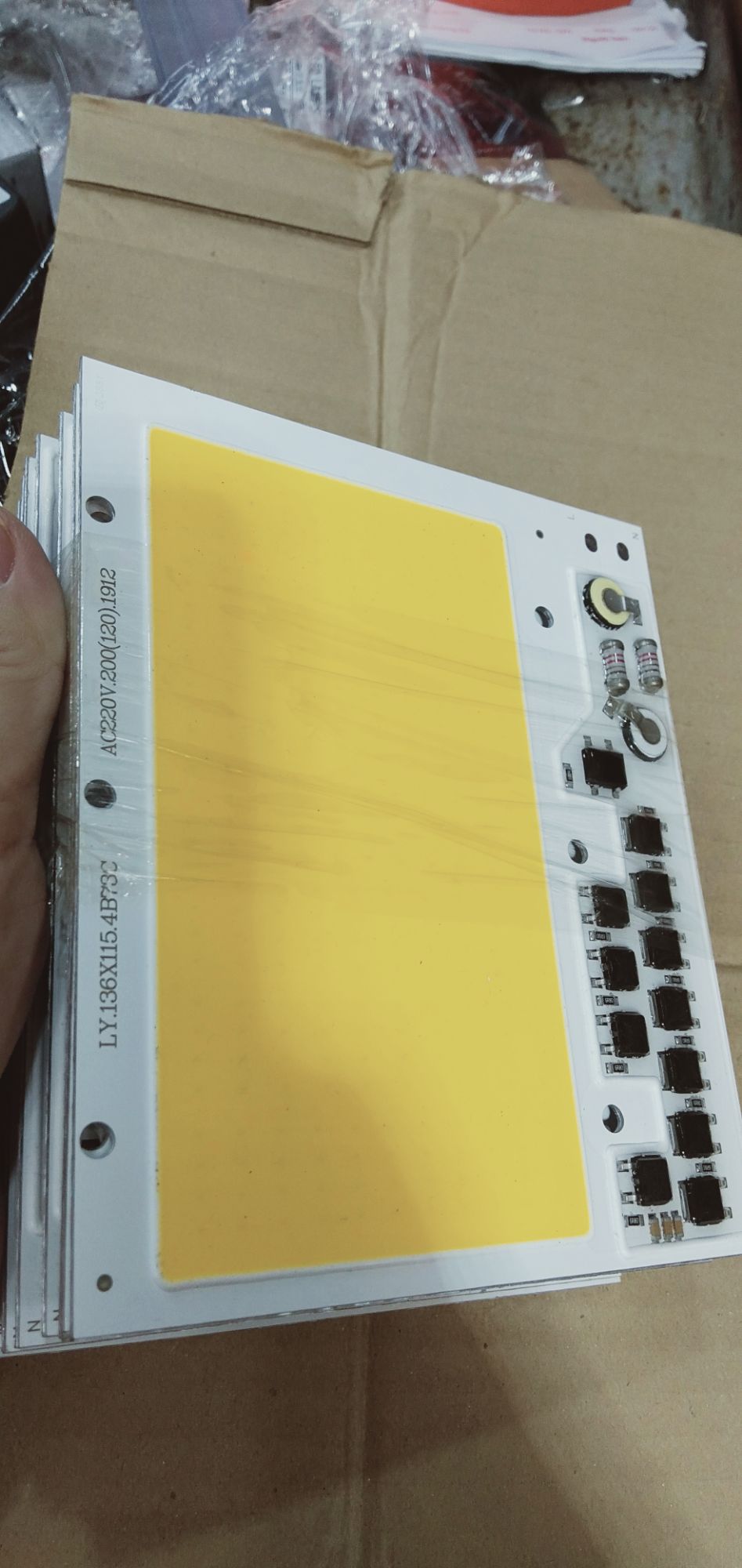 Nhân led 220V 200W