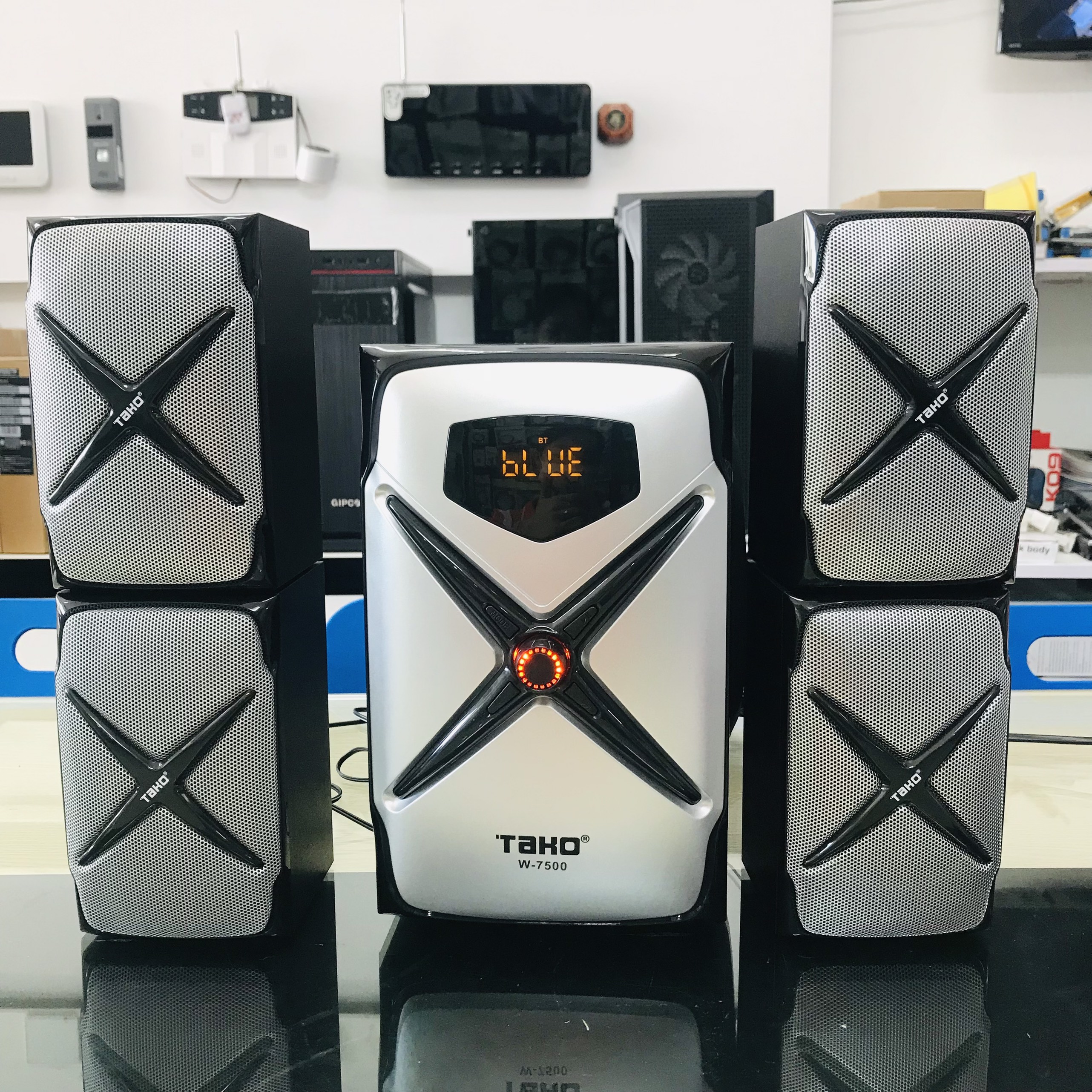 Loa máy tính 4.1 TAKO W-7500 hỗ trợ USB,FM,SD, Remote, Bluetooth (Bảo hành 12 tháng)
