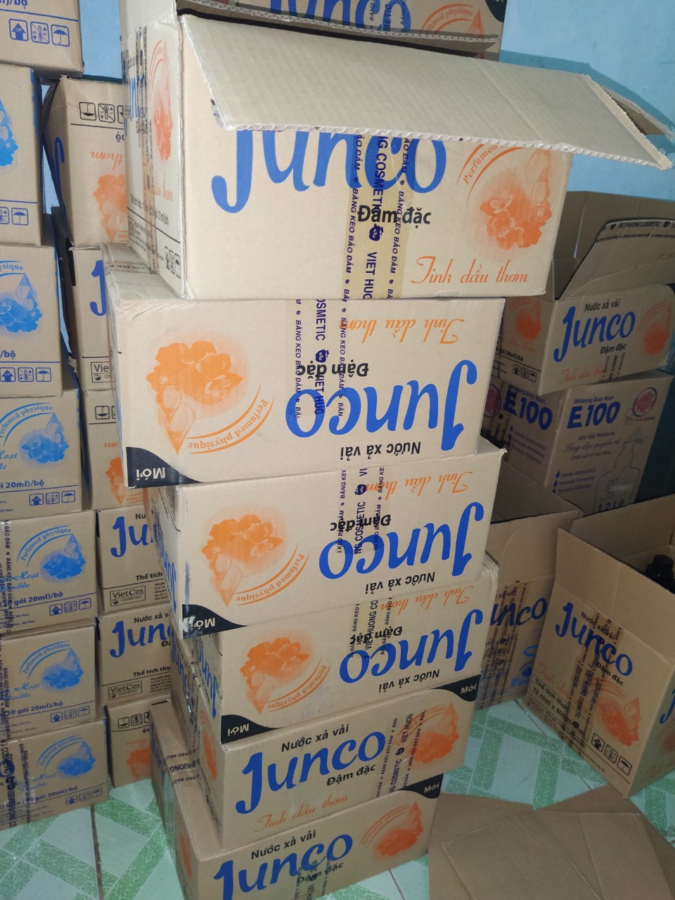 [HCM]Nước Xả Junco chai 800ml Đen