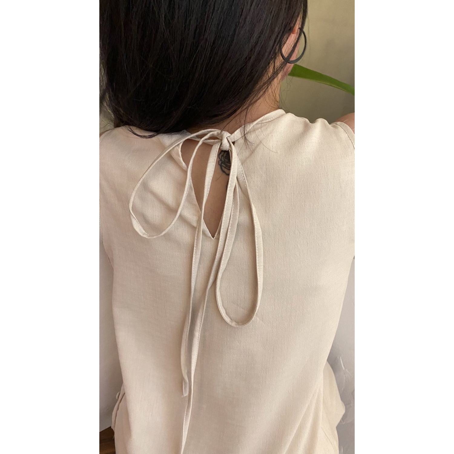 Đầm form suông sát nách tà xéo
