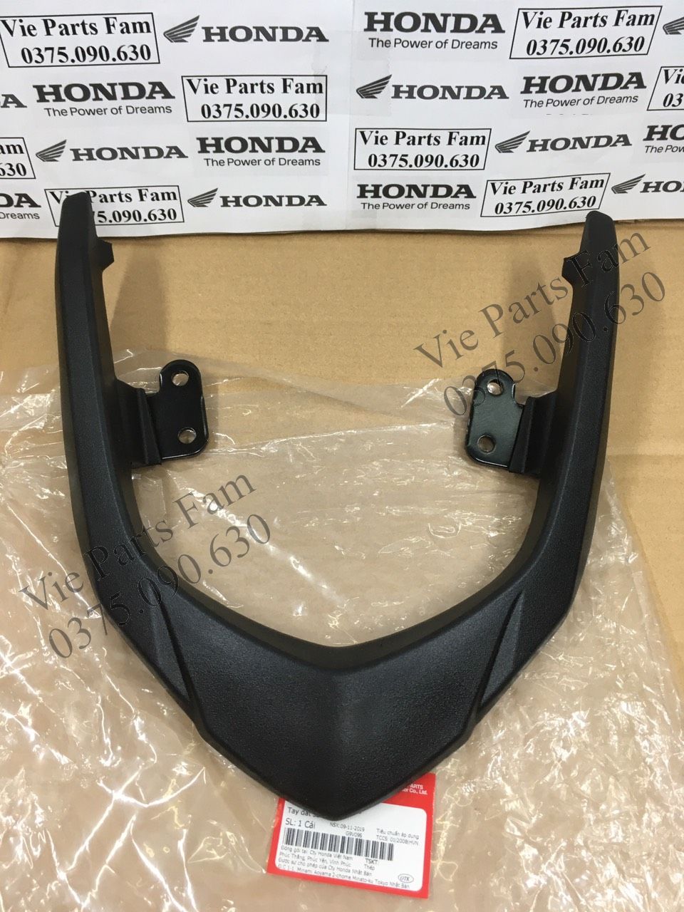 Tay dắt yên / cản sau blade 110 , chính hiệu honda motor vn