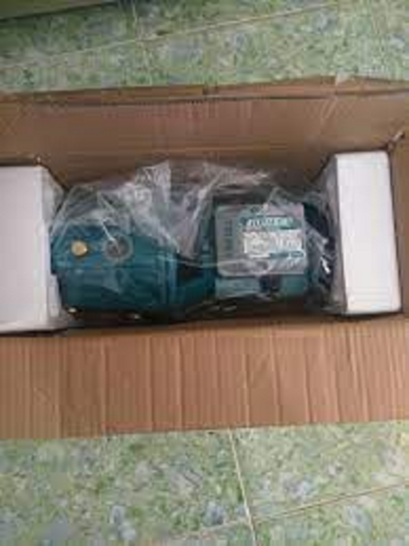 Máy bơm nước 1100W (1.5HP) TOTAL TWP311006 - TWP311006