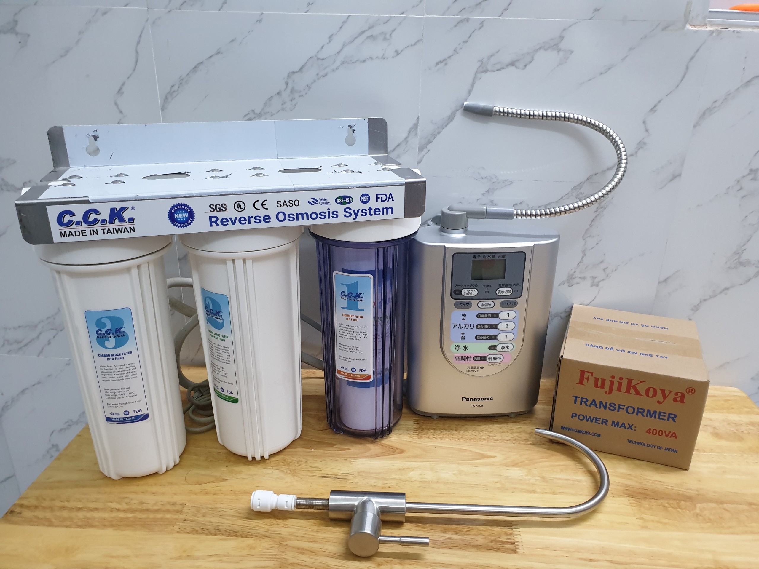 Máy lọc nước điện giải Panasonic TK7208