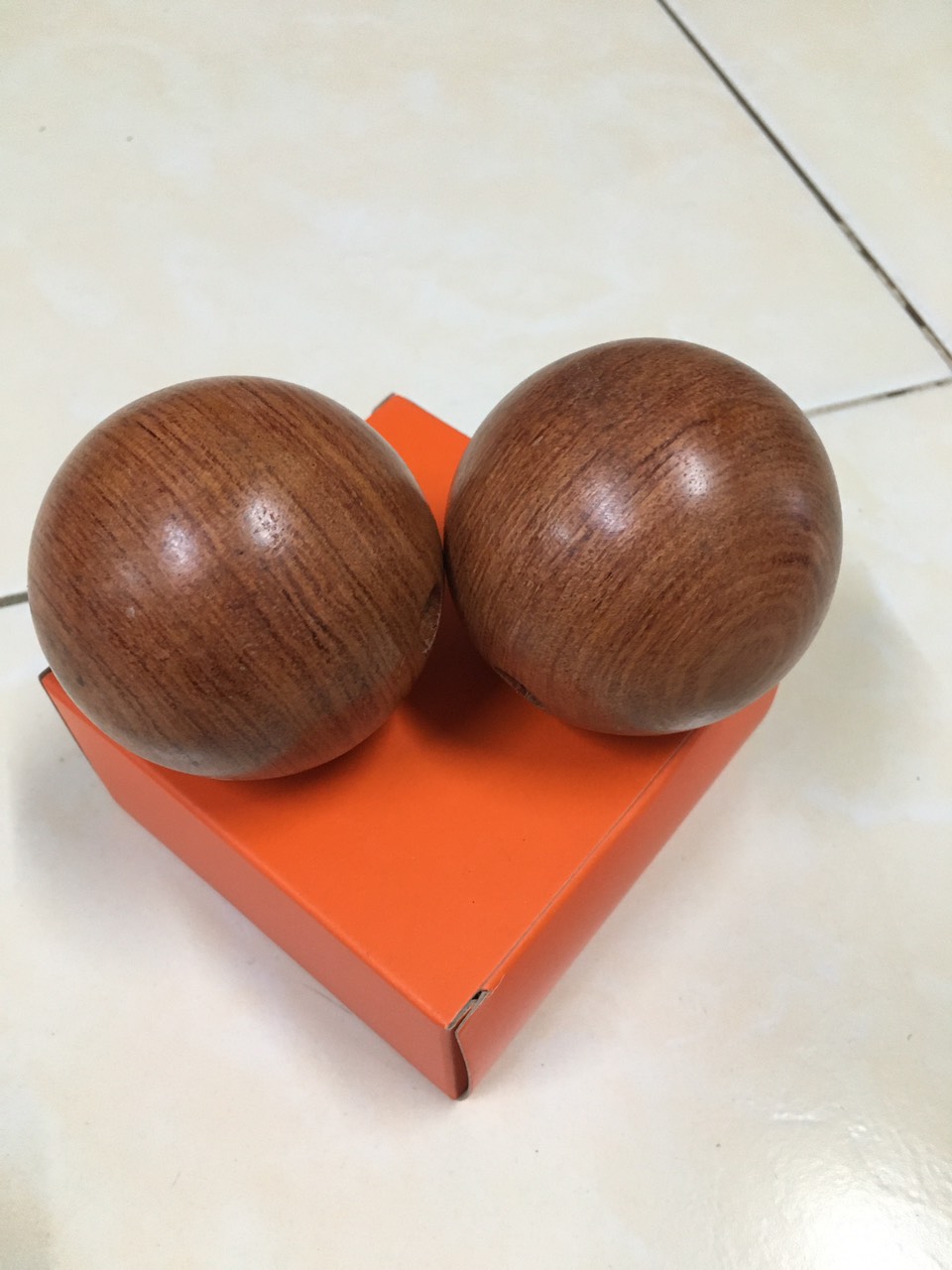 2 Bi Lăn Tay Gỗ Hương Hạt 6cm ( hình thật )