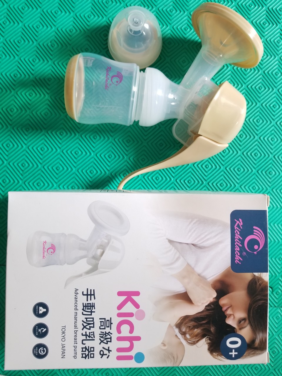 Máy hút sữa bằng tay Kichilachi Plus Nhật Bản