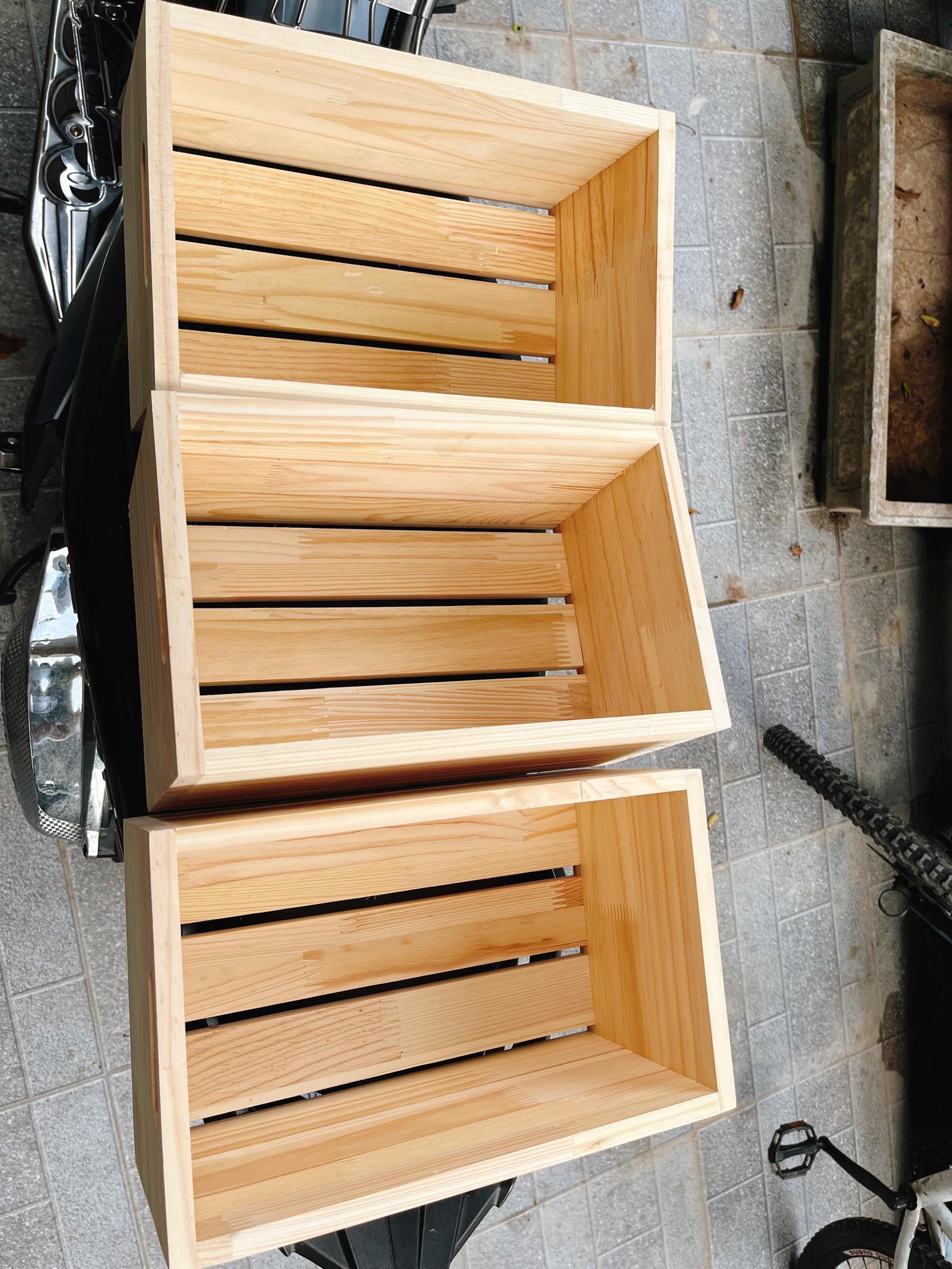 Thùng gỗ pallet đựng đồ decor