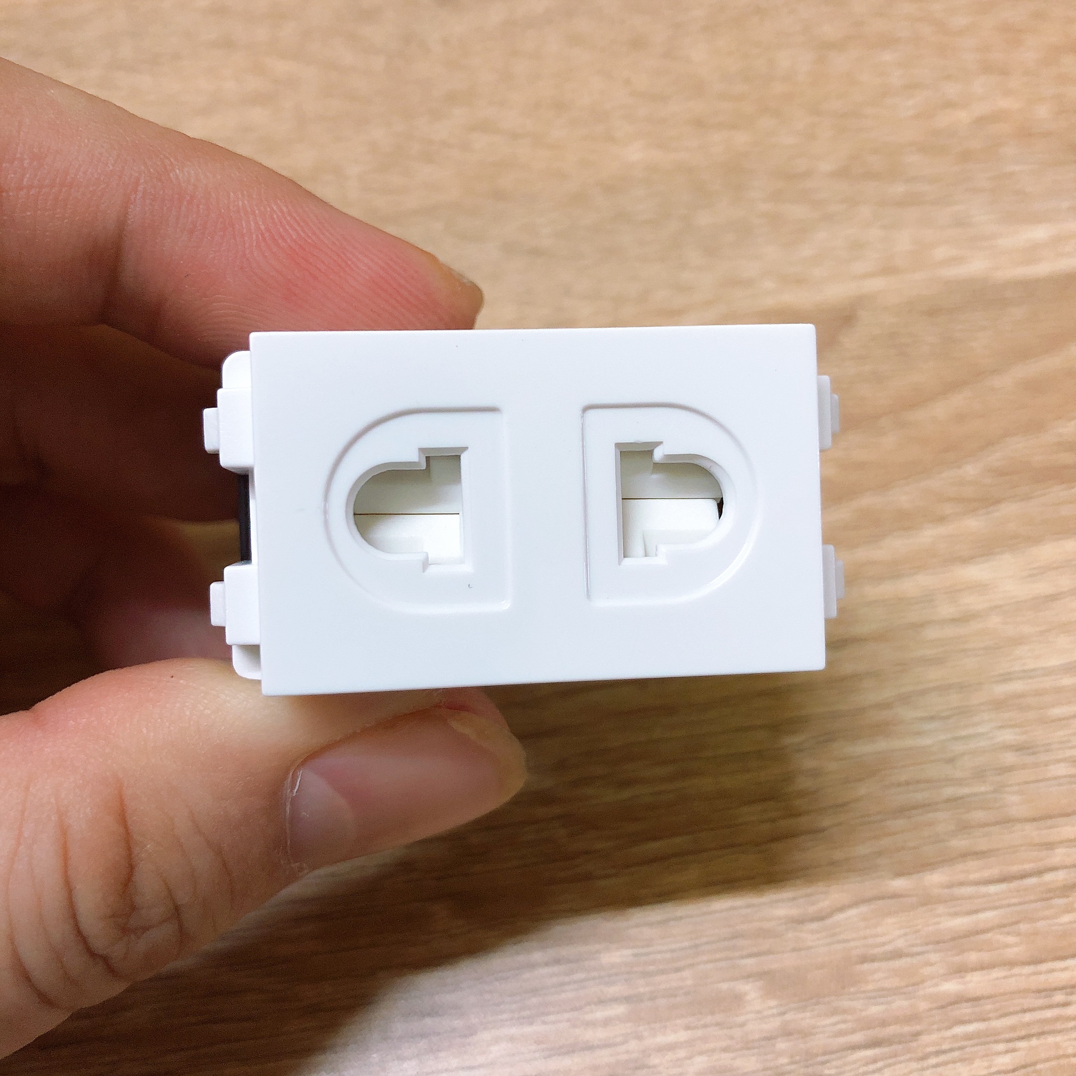[HCM]Ổ cắm đơn A60 MPE