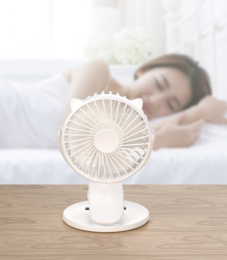 Quạt mini để bàn có kẹp xoay 360° ( Tặng pin khủng 18650 )