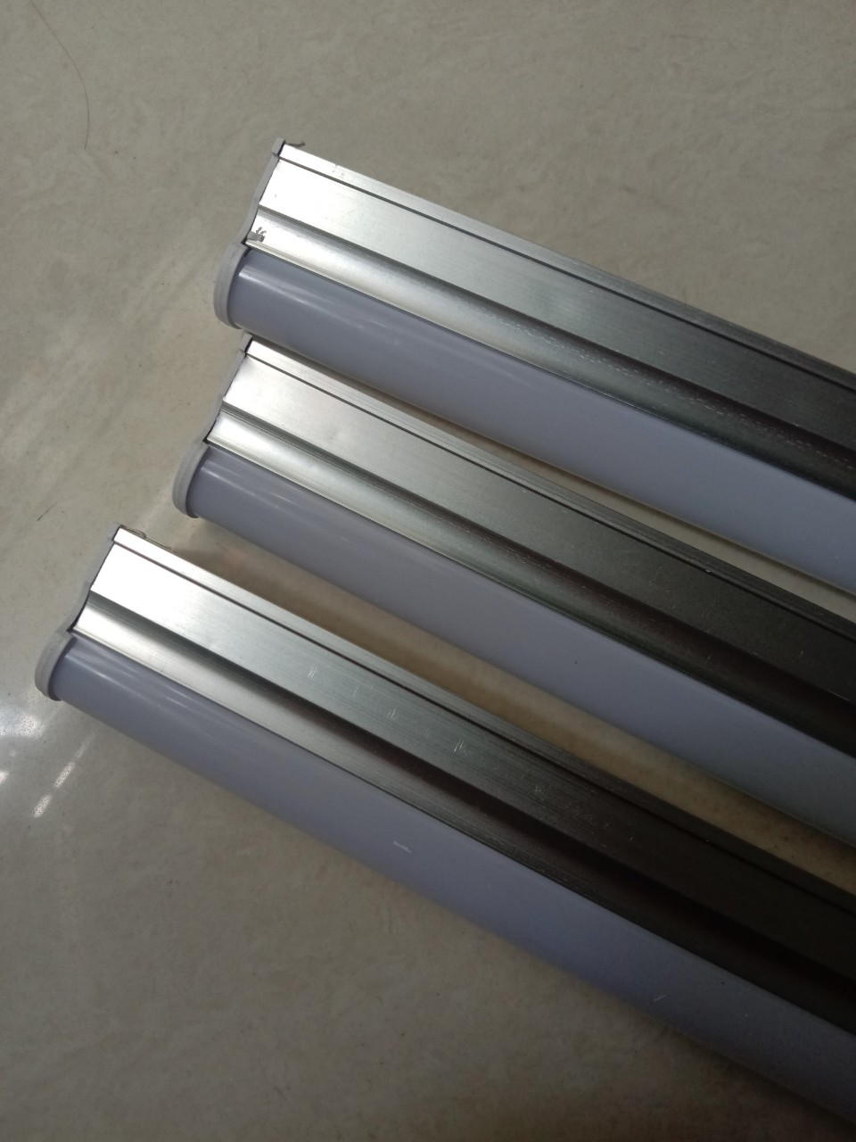 Bộ đèn led liền thân T4 30cm