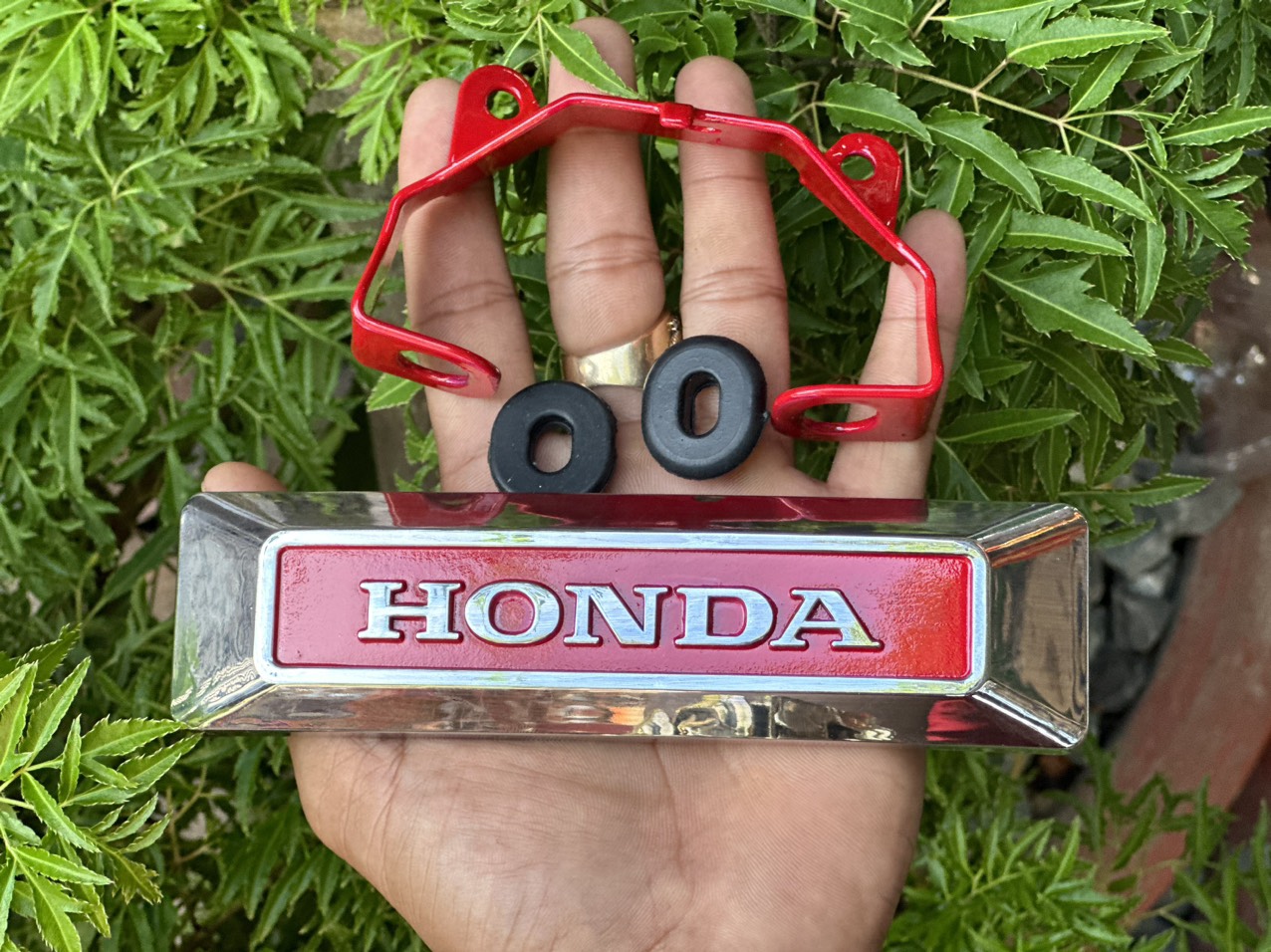 Logo honda gắn cảng ba trước phuộc xe 67, cd, cl...