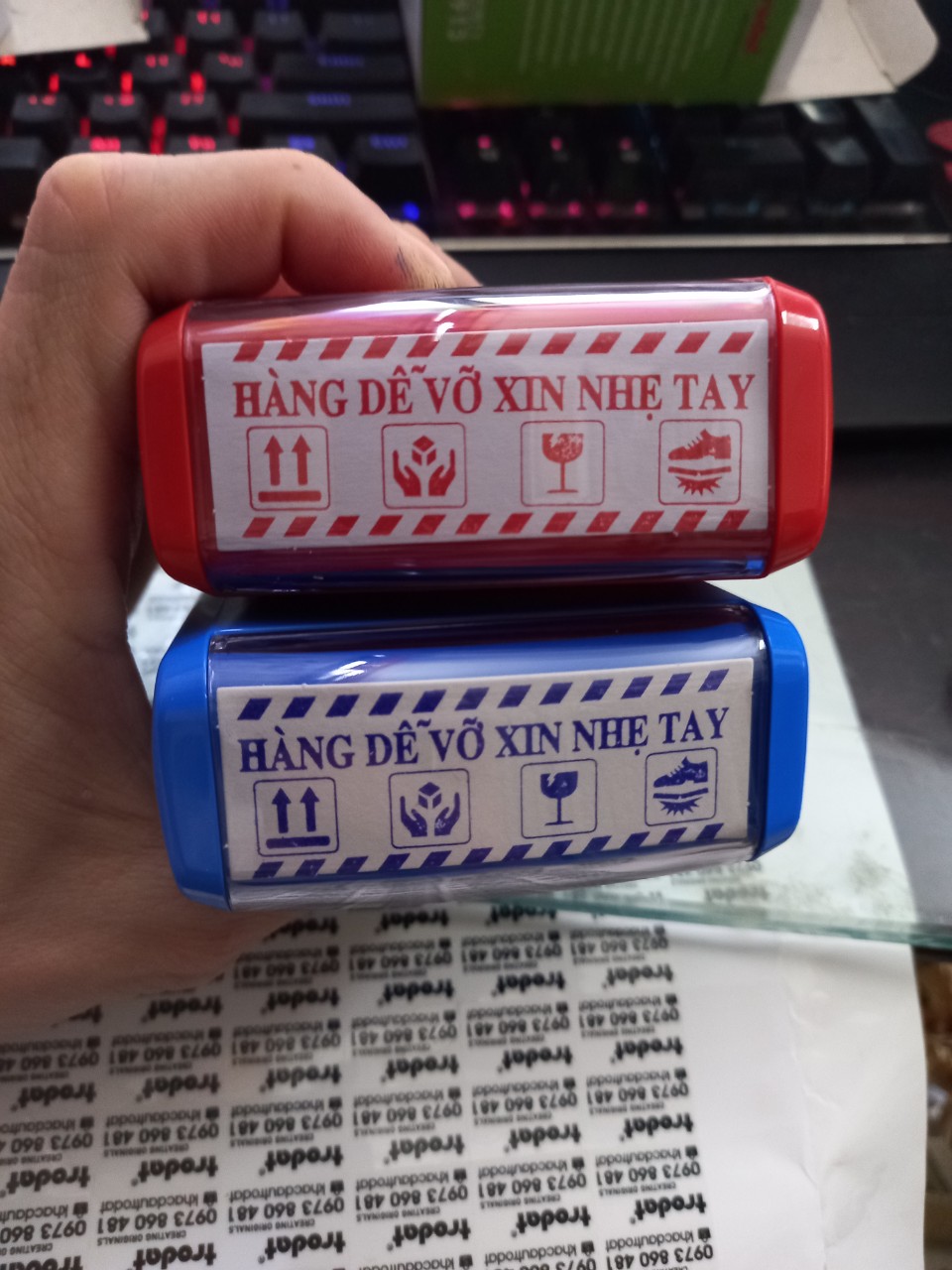 Con dấu Hàng Dễ Vỡ Xin Nhẹ Tay