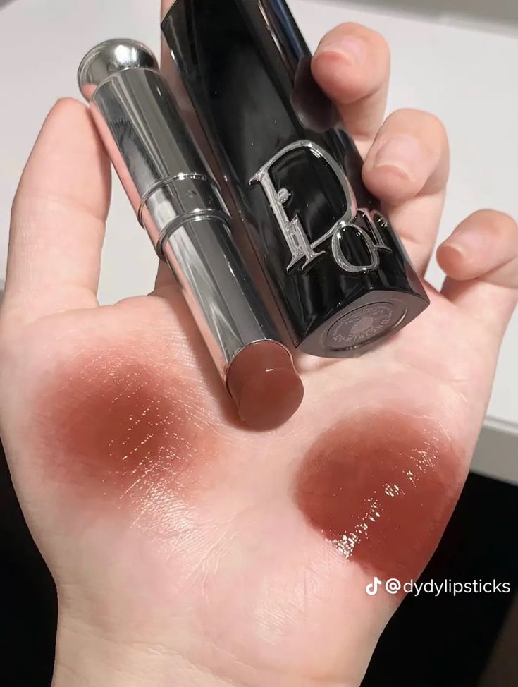 Son Dior Addict Hydrating Refillable Shine, Son dưỡng cao cấp