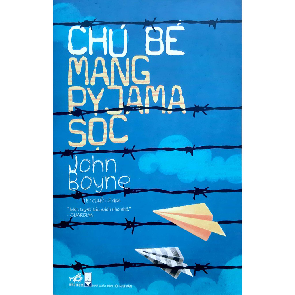 Nn chú bé mang pyjama sọc