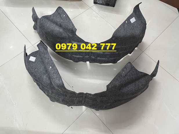 Lòng dè chắn bùn sau Ford Focus 2012-2015