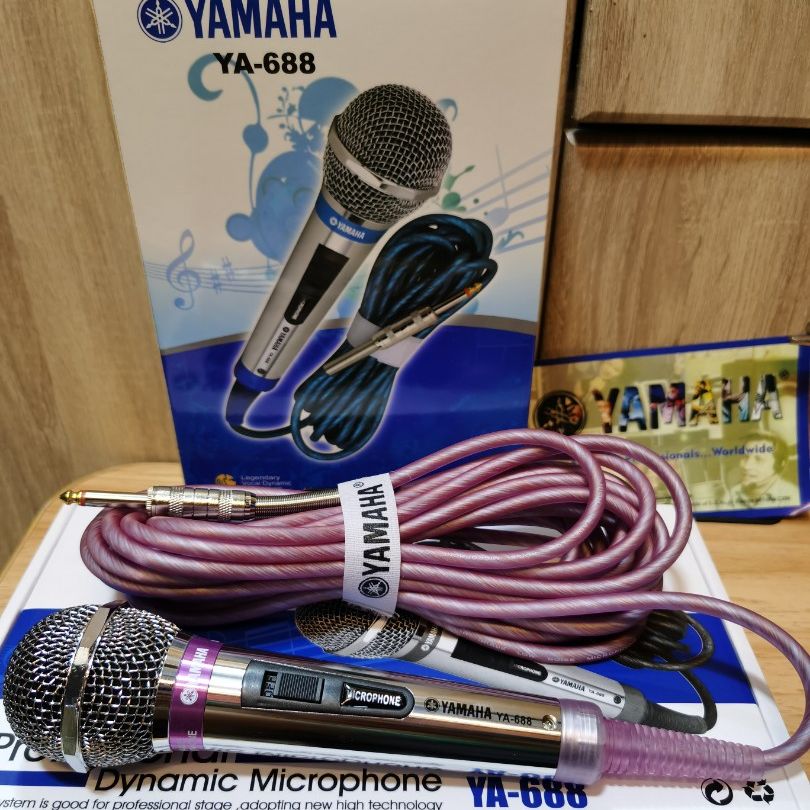 Micro dây hát Karaoke có dây Yamaha YA-688 (bạc) dây 5mét (chuyên nghiệp)