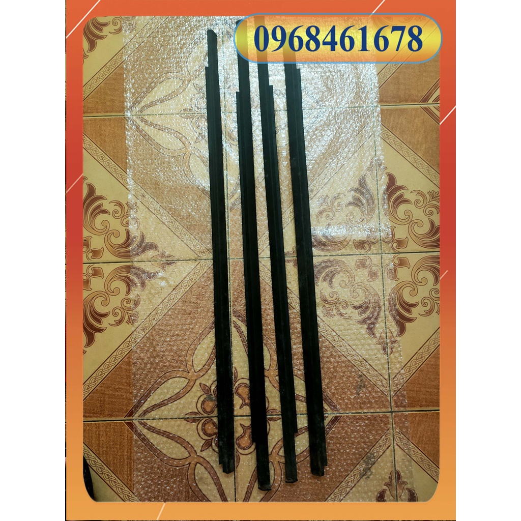 NẸP CHÂN KÍNH NGOÀI LACETTI ĐỜI 2004-2009